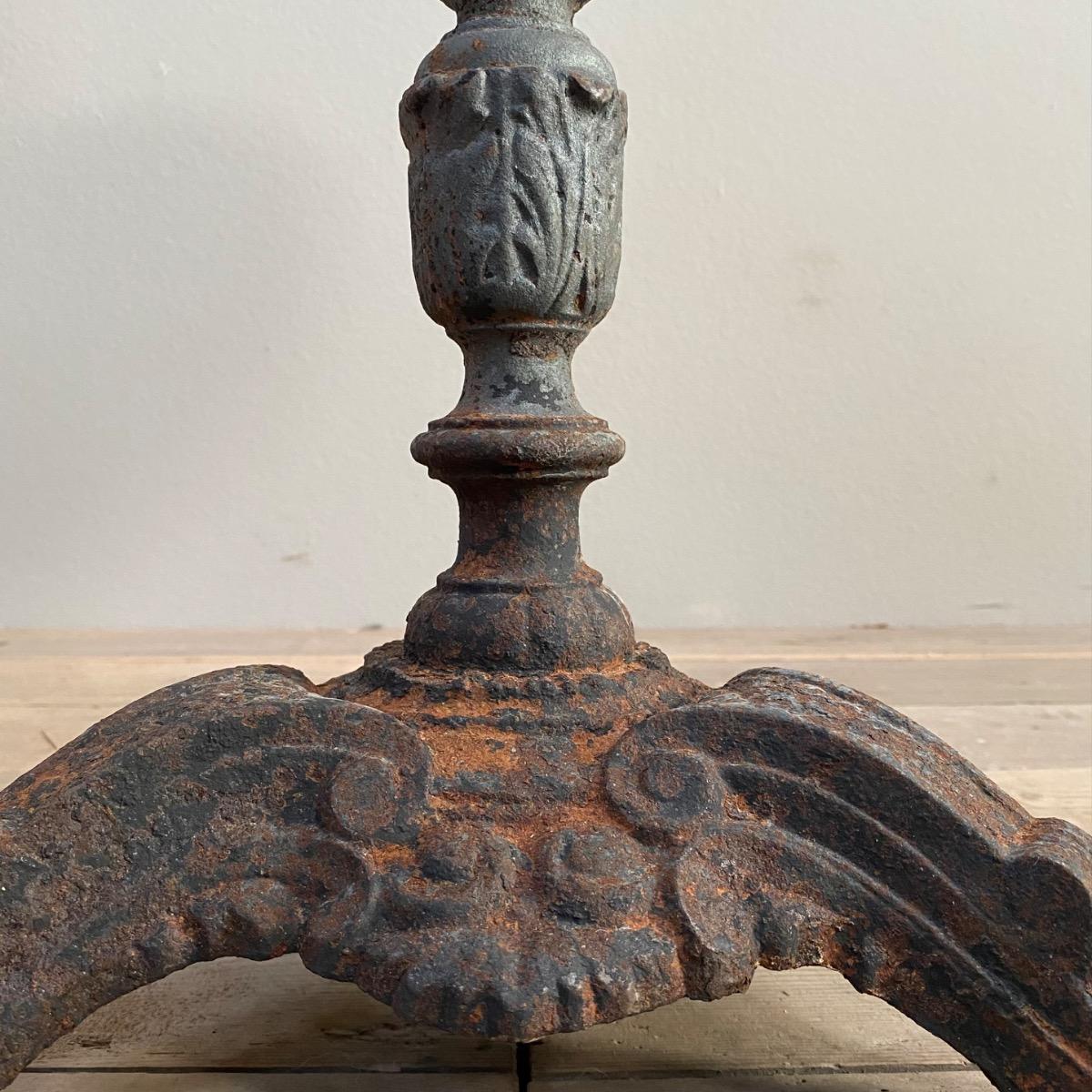 Bistro table or gueridon