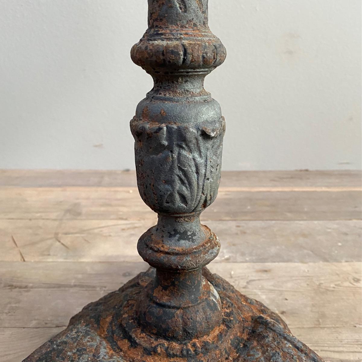 Bistro table or gueridon