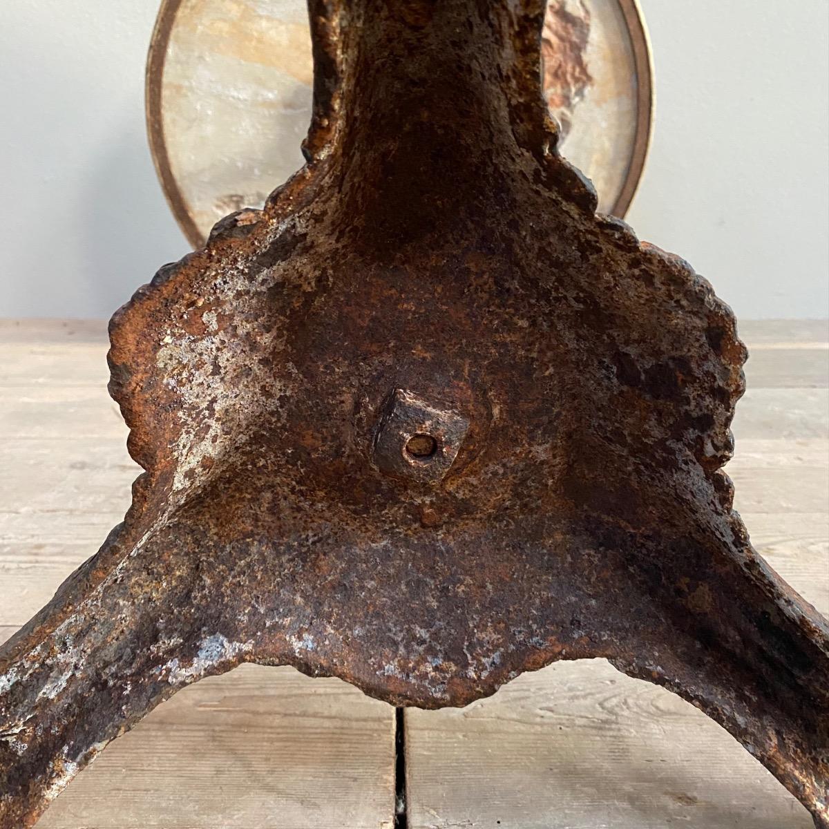 Bistro table or gueridon