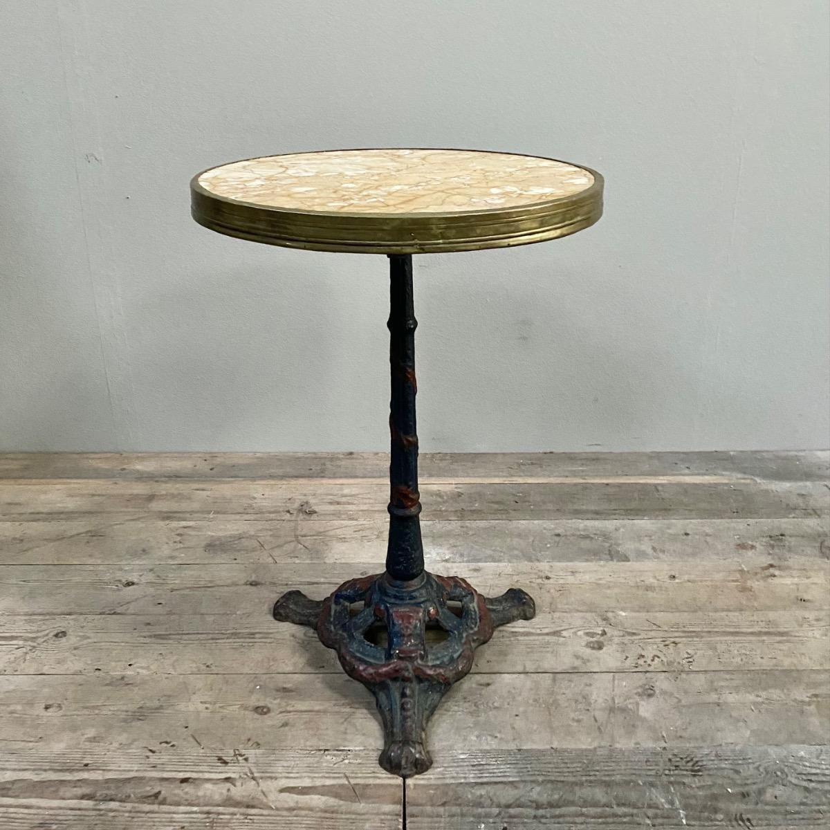 Bistro table or gueridon