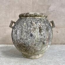 Concrete garden jar 