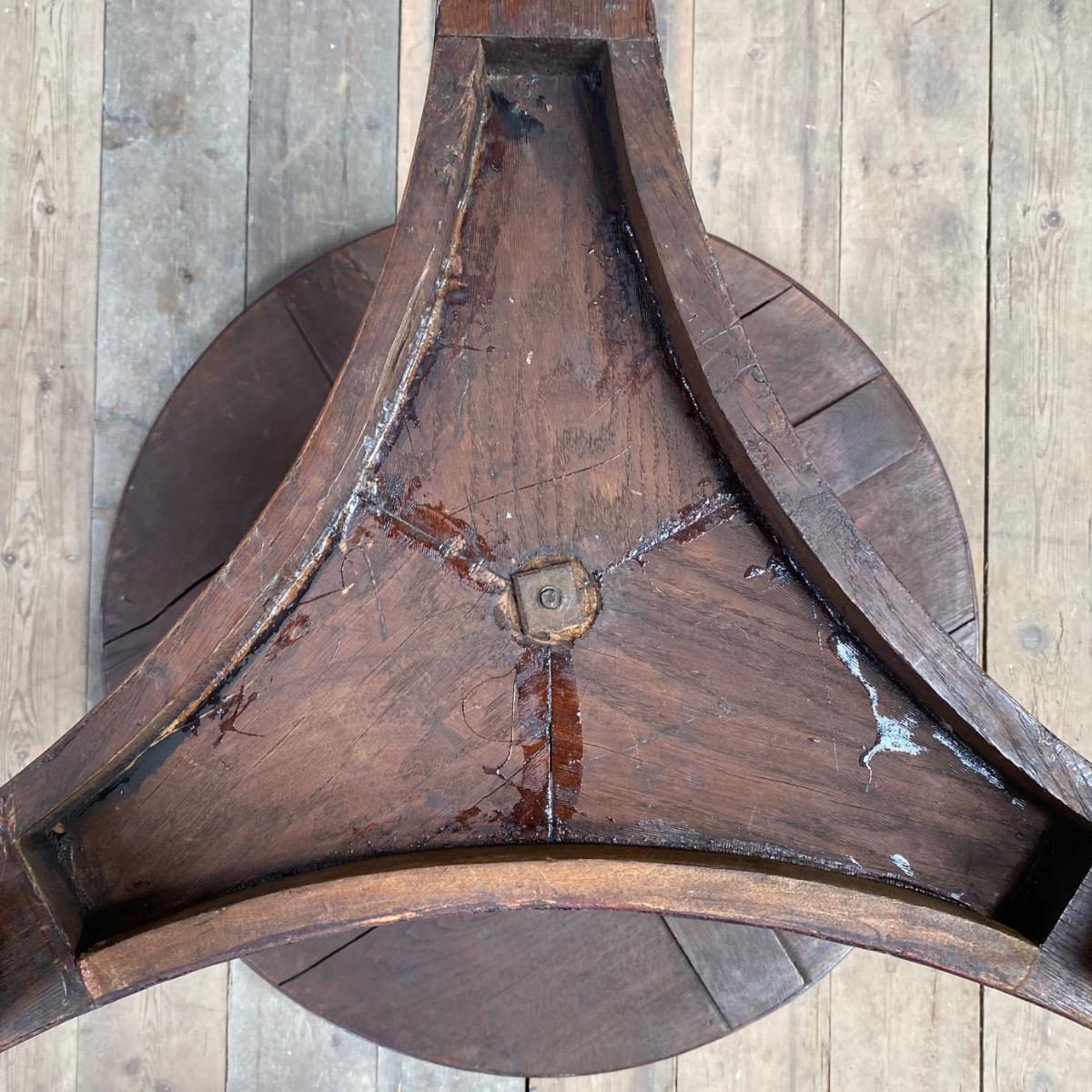 Empire pedestal table