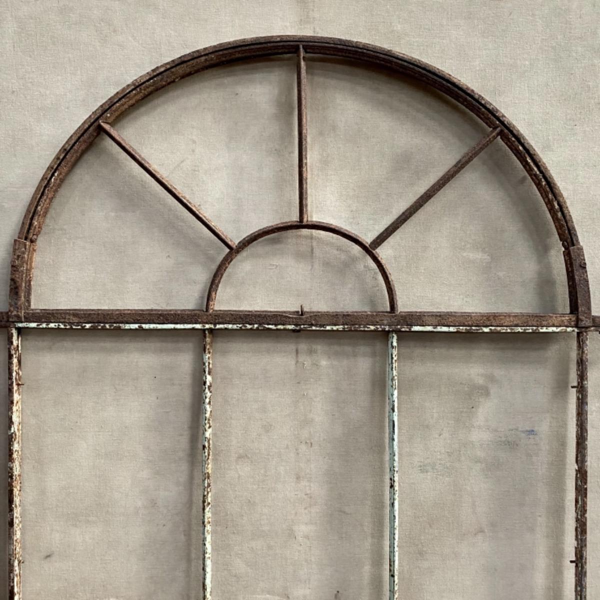 Metal window frame