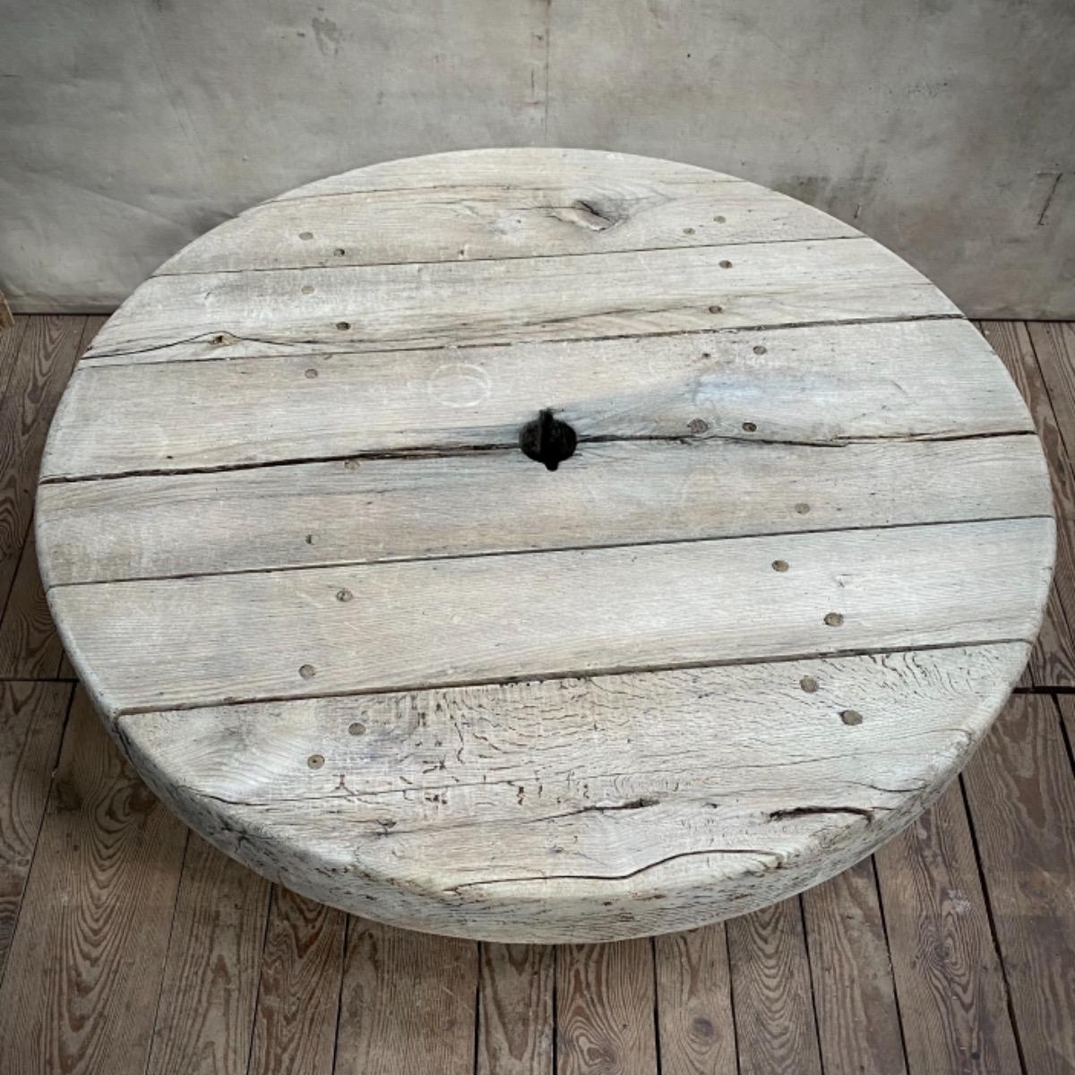 Primitive low table