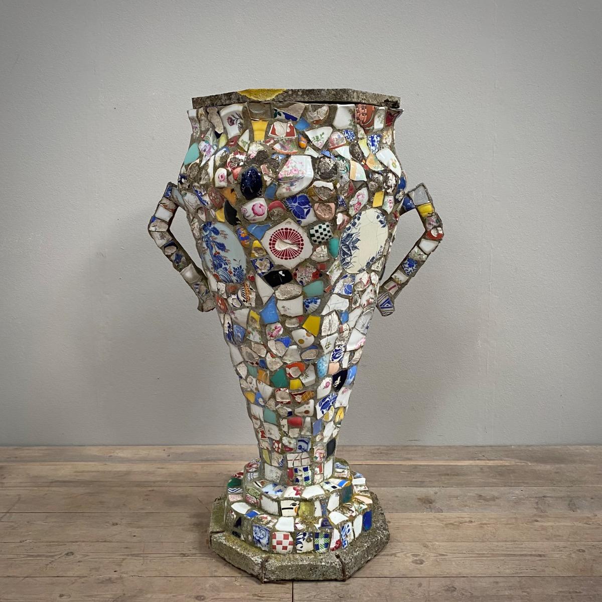 Trencadis garden vase