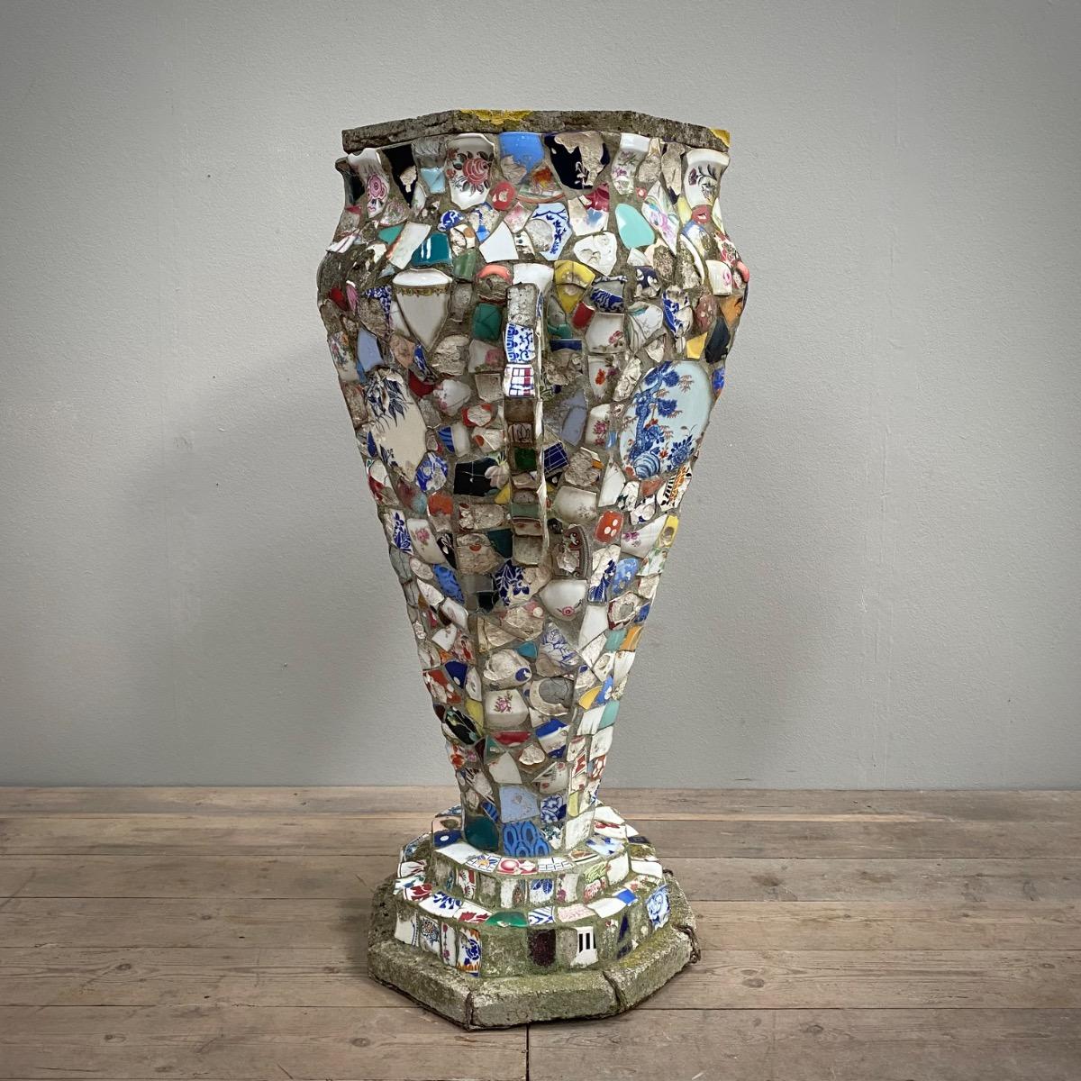 Trencadis garden vase