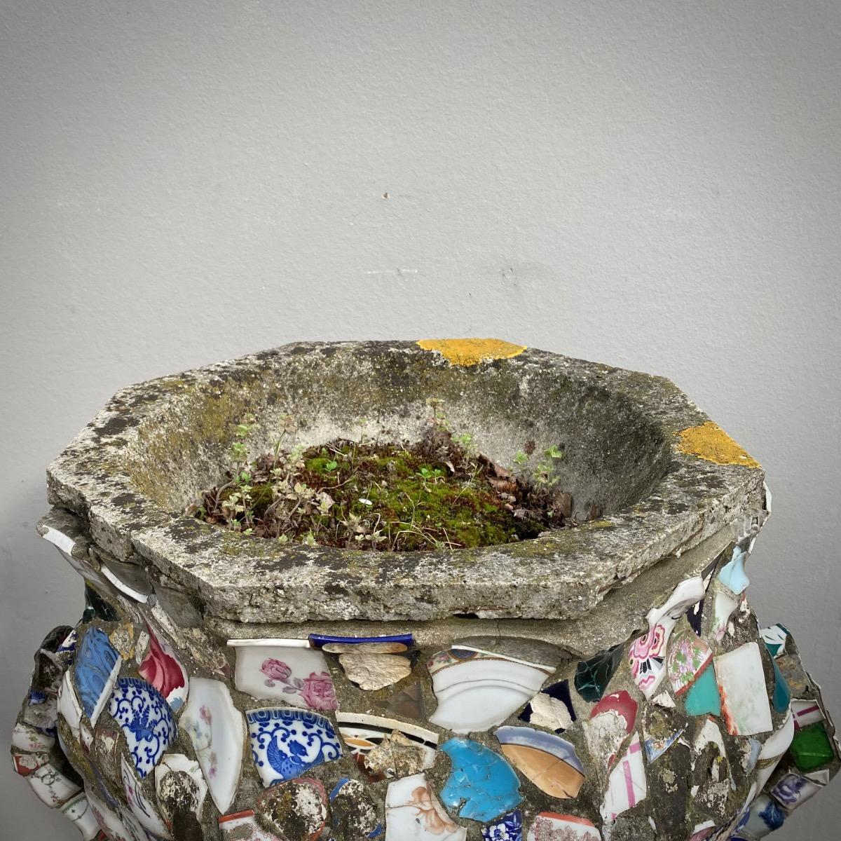 Trencadis garden vase