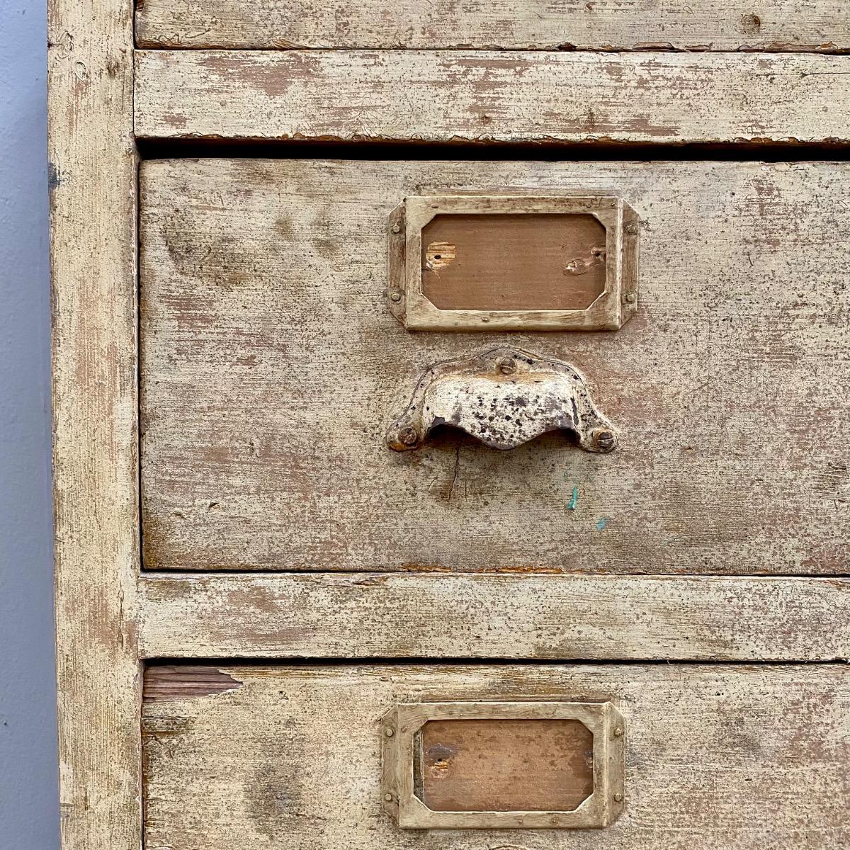 Workshop cabinet 