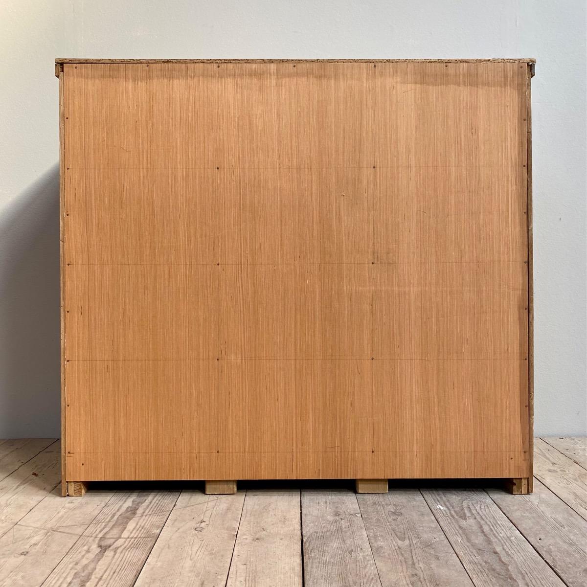 Workshop cabinet 